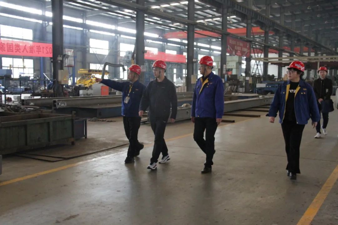 襄阳市委巡察办主任安雪尽莅临华体会线上平台（集团）官方网站重工考察调研