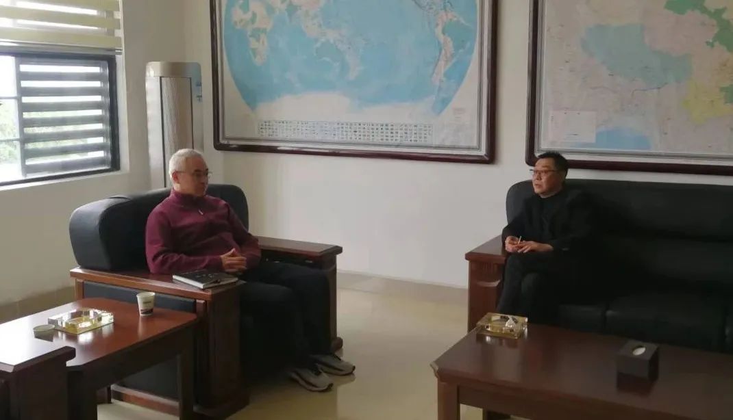  襄阳市委巡察办主任安雪尽莅临华体会线上平台（集团）官方网站重工调研，面对面为企业解难题 